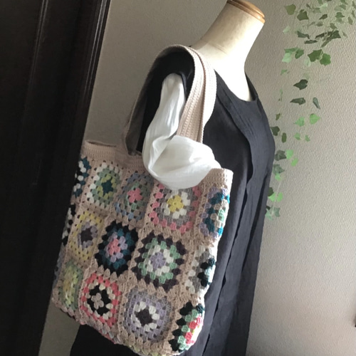 受注制作】コットン肩掛けグラニースクエアランダムモチーフ