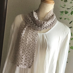 手工編織的棉質蕾絲披肩（冰灰色） 第4張的照片