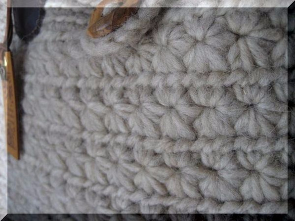 有羊毛鉤針編織肩包♪（灰色和米色） 第5張的照片
