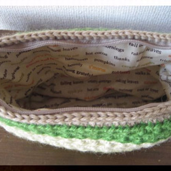 純羊毛手工編織的星狀鉤針編織彩色拉鍊小袋♪（草地） 第4張的照片