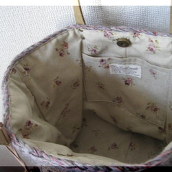 オリジナル毛糸で編んだ本革持ち手の肩掛けバック（グレイッシュピンクドイリー） 3枚目の画像