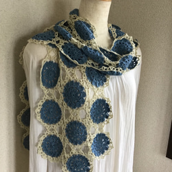 シルクラミーの糸で編んだモチーフ編みのストール 1枚目の画像