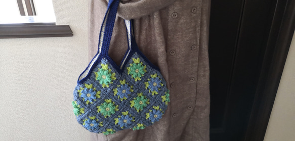 [訂製] 羊毛花朵圖案包 (藍色配綠色花朵) [Creema 獨家] 第1張的照片