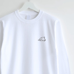 長袖刺繍Tシャツ（おひるね / コザクラインコ） 1枚目の画像