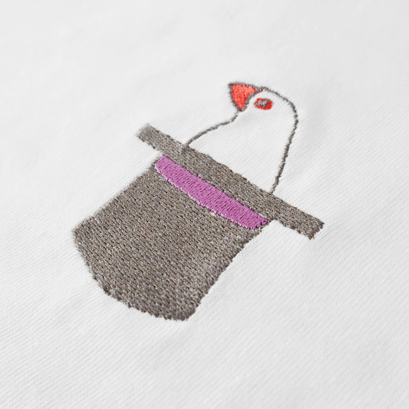 刺繍Tシャツ（文鳥院まめぞう / ブンマジック） 3枚目の画像