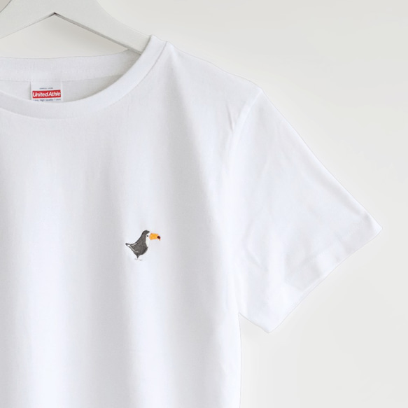 刺繍Tシャツ（BIRD!BIRD!BIRD! / オニオオハシ） 2枚目の画像