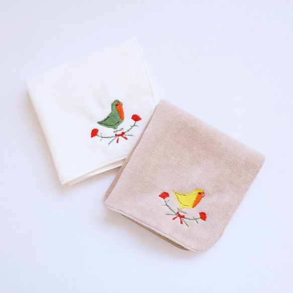 刺繍ミニタオル（コザクラインコ / カーネーション） 1枚目の画像