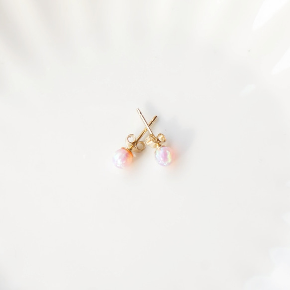京都オパールのプチピアス（桜色） 2枚目の画像