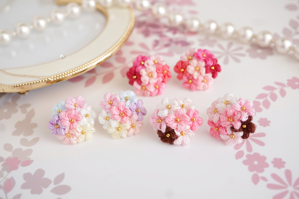 いちごチョコ｜刺繍糸のお花のブーケピアス 6枚目の画像