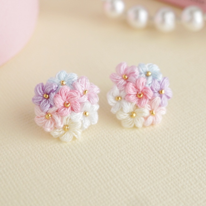 パステルブーケ｜刺繍糸のお花のブーケ耳飾り