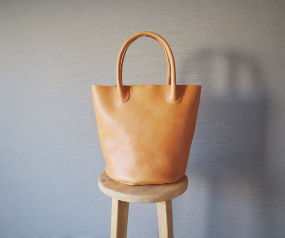 【SALE】レザーの大きめバケツバッグ　一点物 