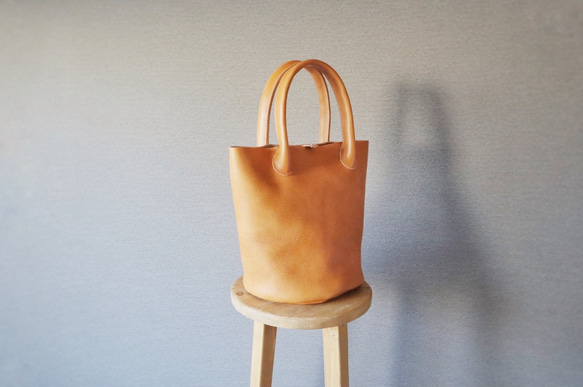 【SALE】レザーの大きめバケツバッグ　一点物 