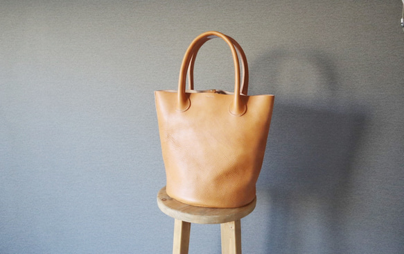 【SALE】レザーの大きめバケツバッグ　一点物 