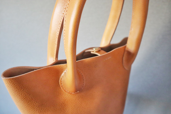 【SALE】レザーの大きめバケツバッグ　一点物 