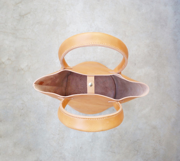 【SALE】レザーの大きめバケツバッグ　一点物 