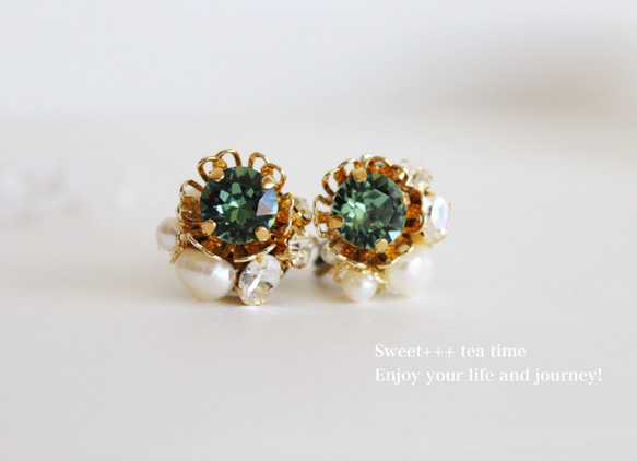 蕾のつづき★淡水真珠とエリナイトグリーンのスワロフスキービジューイヤリング 6枚目の画像
