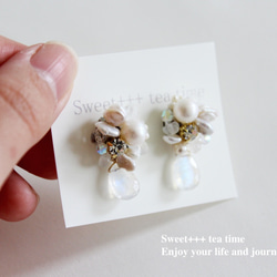 【soldout】なごり雪★淡水真珠とレインボームーンストーンのビジュー刺繍ピアス 4枚目の画像