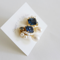 眠れぬ夜の輝き★深い青色ビジューと真珠のピアス 2枚目の画像