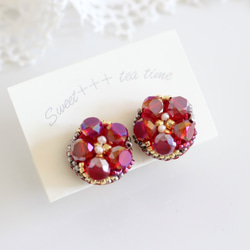 紅燒花◆淡水珍珠和捷克玻璃珠寶花朵刺繡耳環 第1張的照片
