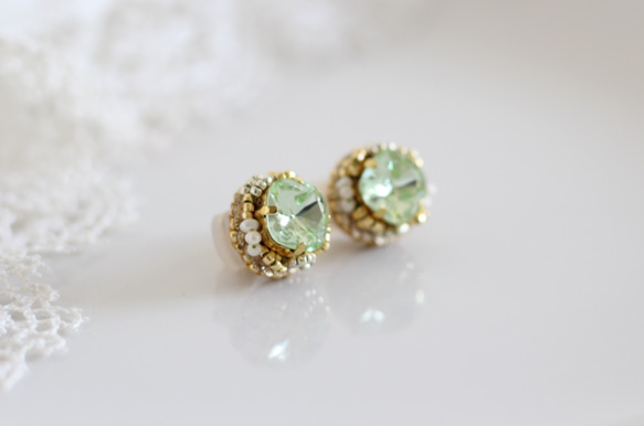 珠寶巧克力（淡綠色）★最小的淡水珍珠和施華洛世奇畢業刺繡耳環 第4張的照片