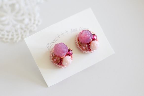 蓬蓬玫瑰★法國製造的亮片和歐洲珠繡花耳環 第1張的照片
