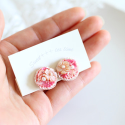 櫻花和雪★法國製造的亮片和花貝殼耳環 第5張的照片