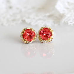 宝石チョコレート(red)◆極小淡水真珠とスワロフスキービジューの刺繍イヤリング 4枚目の画像