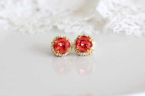宝石チョコレート(red)◆極小淡水真珠とスワロフスキービジューの刺繍イヤリング 4枚目の画像