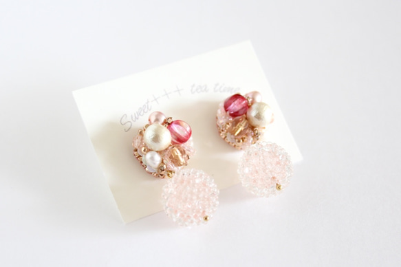 桃棉花糖◆法國製造的亮片和歐洲珠繡花耳環 第7張的照片