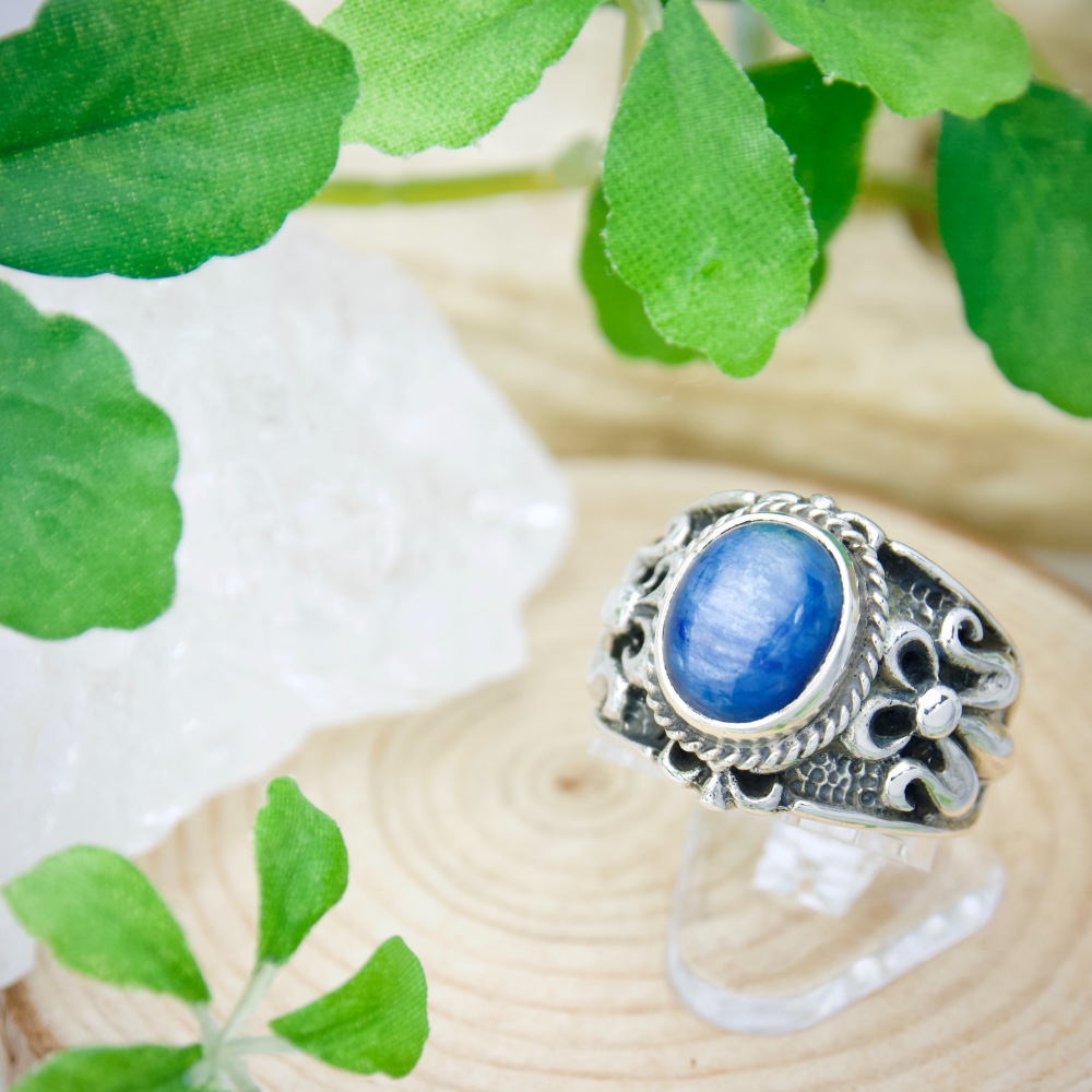 【シルバーリング】百合の紋章 カイヤナイト