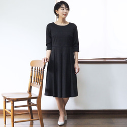 [XS-LL定做]軍裝風格的簡單連衣裙◇正式的蔓藤花紋（黑色）*棉混紡，結實的面料 第3張的照片