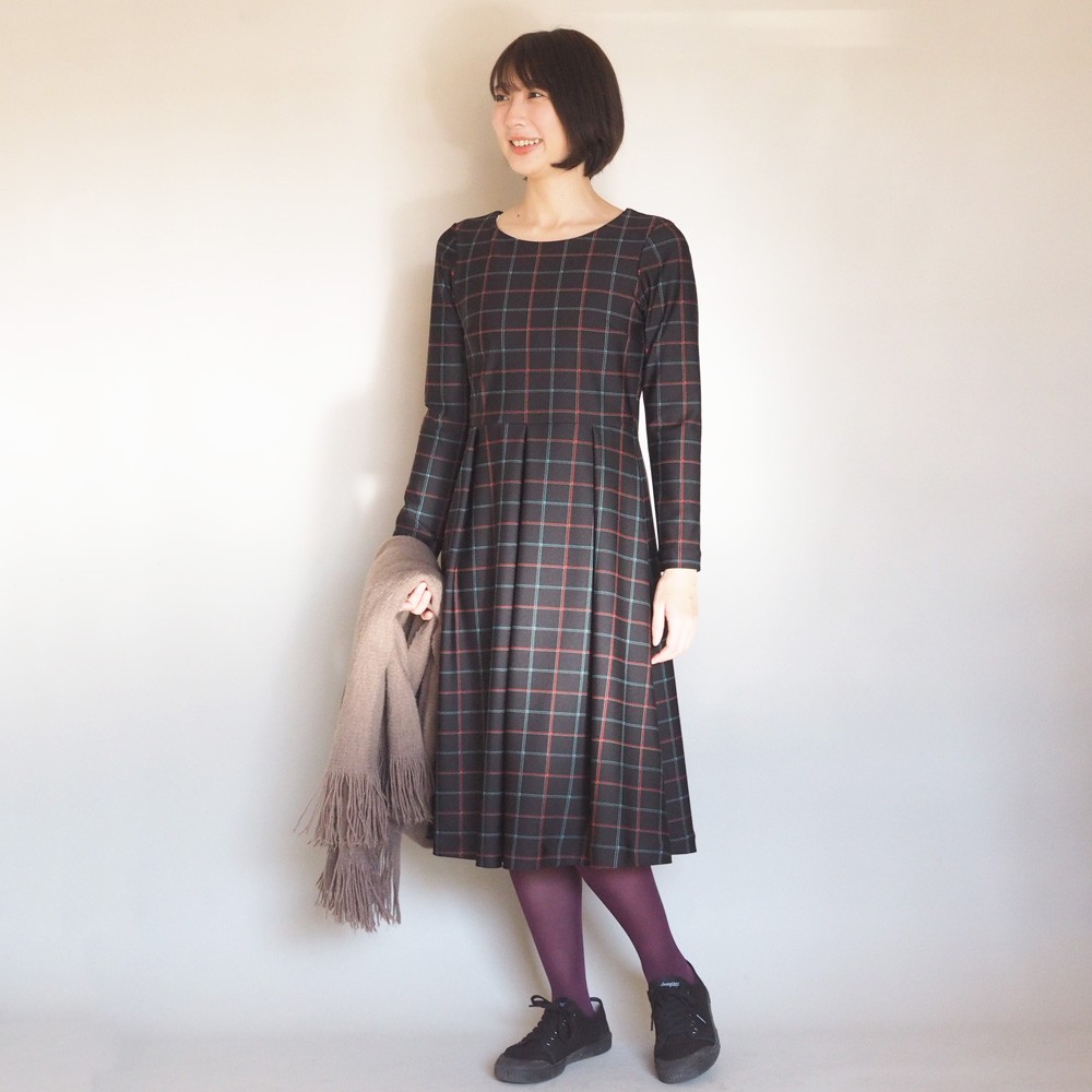 【受注制作】アーミッシュ風シンプルワンピース◇ブラック・チェック柄 *厚手ストレッチ生地*