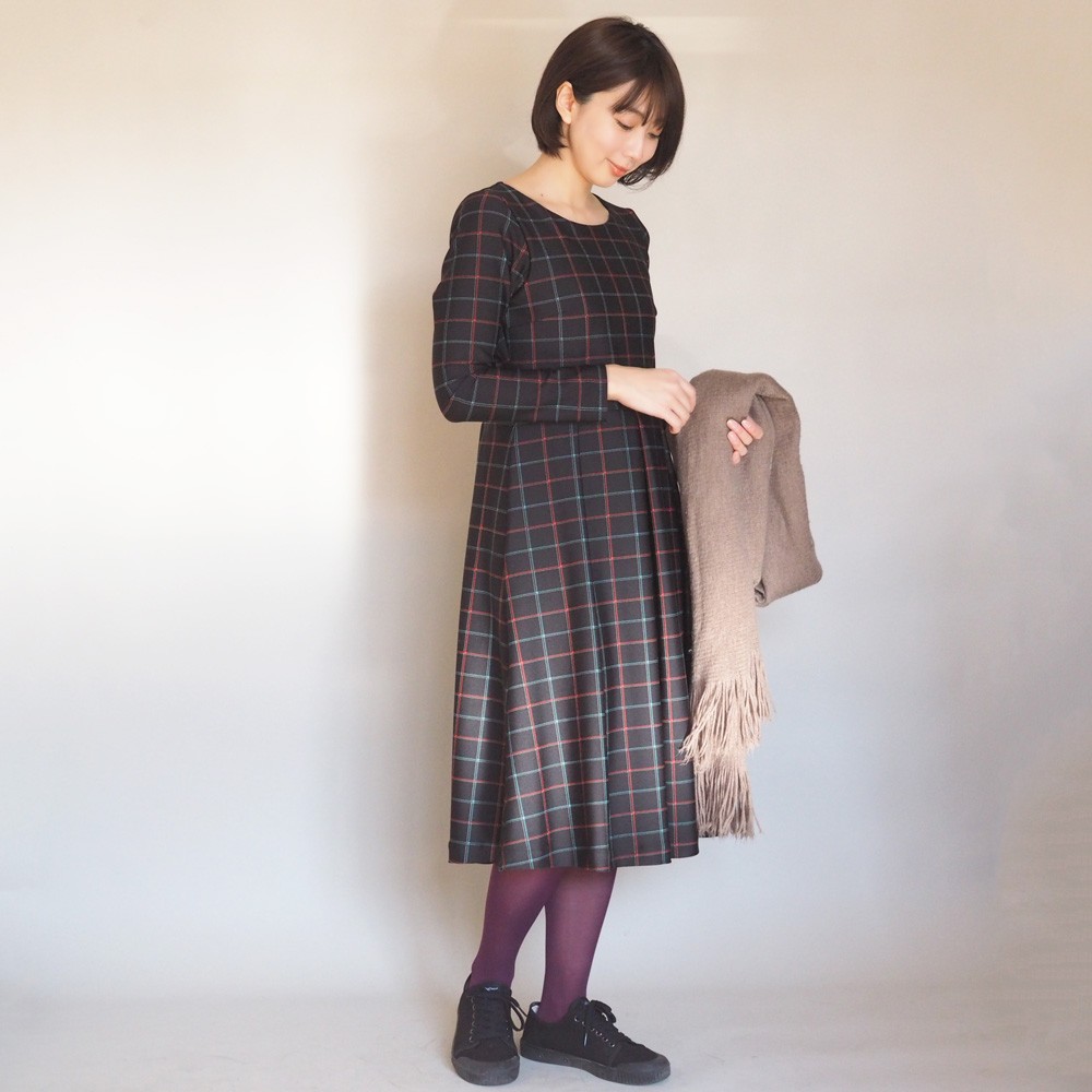 【受注制作】アーミッシュ風シンプルワンピース◇ブラック・チェック柄 *厚手ストレッチ生地*