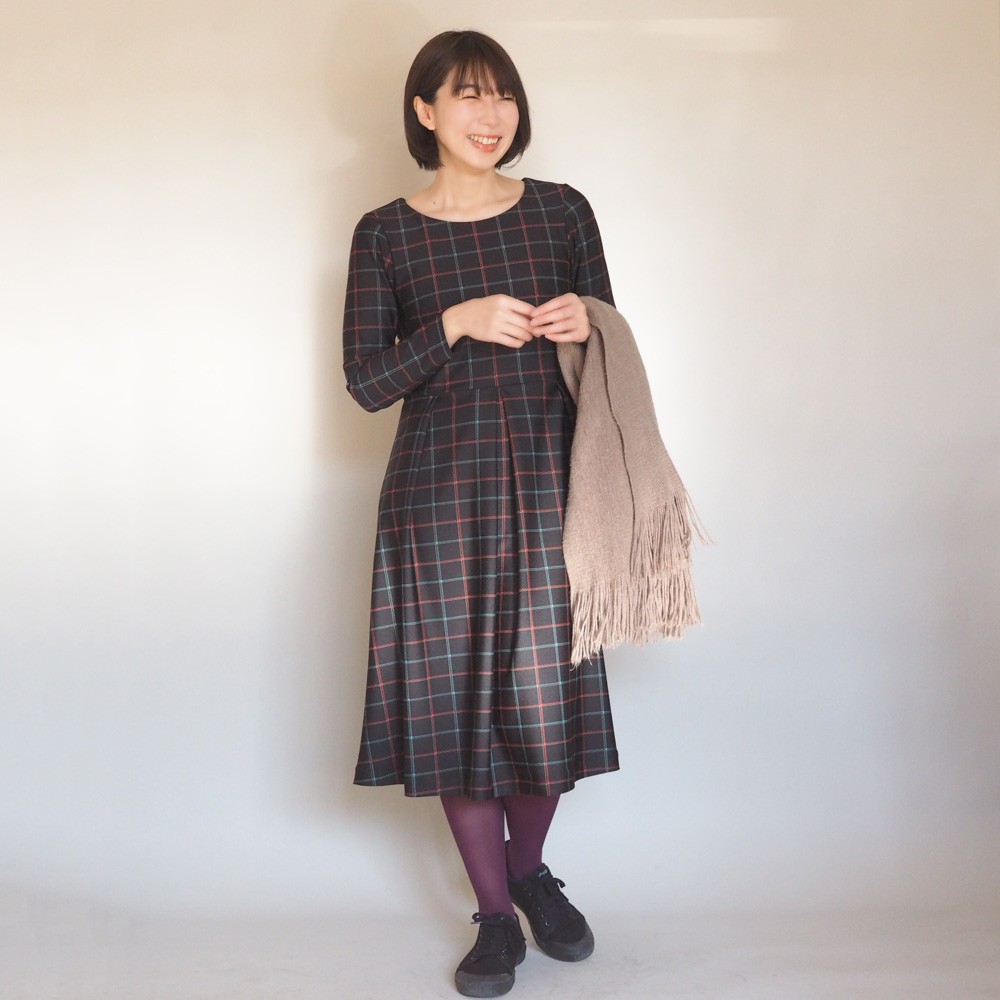 【受注制作】アーミッシュ風シンプルワンピース◇ブラック・チェック柄 *厚手ストレッチ生地*