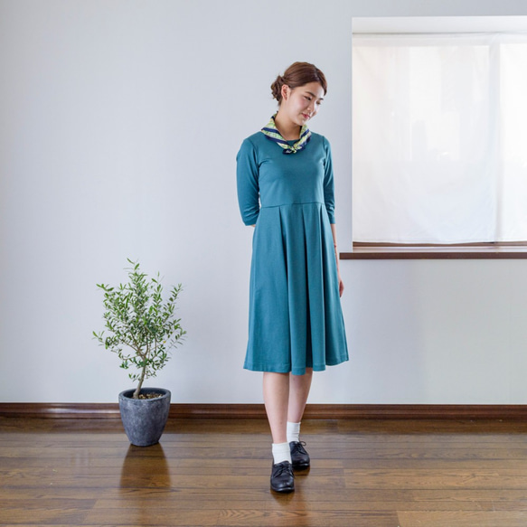 [M]阿米甚人風格的簡單連衣裙◇四分之三袖（苔綠色）*經典面料* 第3張的照片