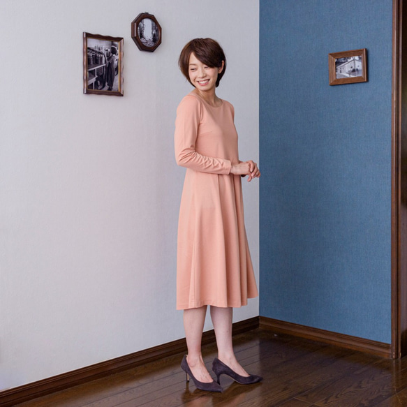 [S]阿米甚人風格簡單連衣裙◇長袖（鮭魚粉色）*標準面料* 第2張的照片