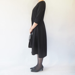 [M]阿米甚人式簡單連衣裙◇四分之三的袖子（正式黑色）*標準面料* 第5張的照片