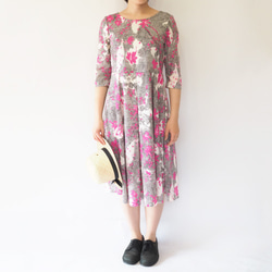 [S]阿米甚人風格的簡單連衣裙◇四分之三的袖子（粉紅色楓葉圖案） 第3張的照片