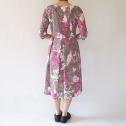 [S]阿米甚人風格的簡單連衣裙◇四分之三的袖子（粉紅色楓葉圖案） 第6張的照片