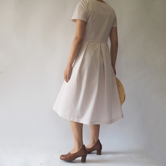 [LL]阿米甚人風格的簡單連衣裙◇短袖（薄，粉灰色）*圖形檢查圖案* 第5張的照片