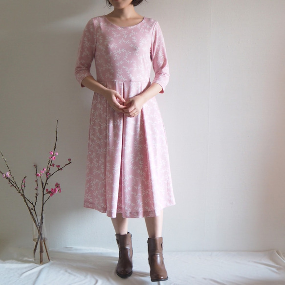 [XS-LL定做]阿米甚人風格的簡單連衣裙◇植物圖案，淡粉紅色（薄面料） 第7張的照片
