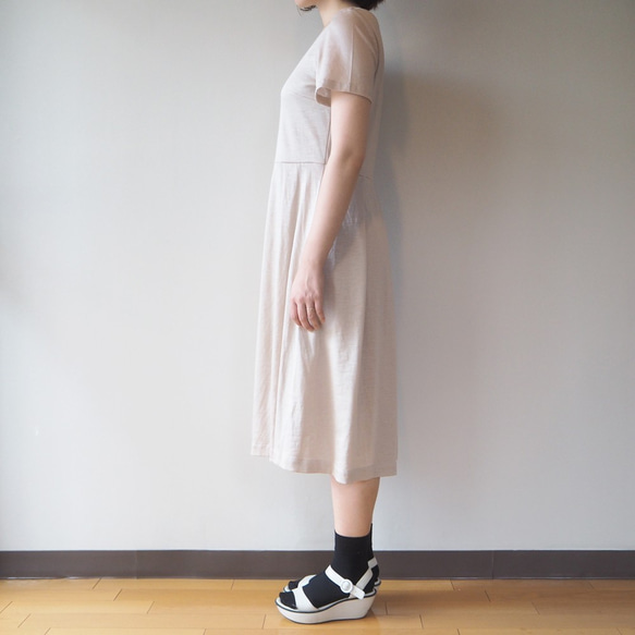 [L]阿米甚人式簡單連衣裙◇短袖（米色）*亞麻材質* 第4張的照片