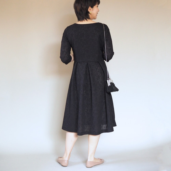 [XS-LL定做生產]阿米甚人式簡單連衣裙◇黑色花卉膨體提花*薄薄面料* 第3張的照片