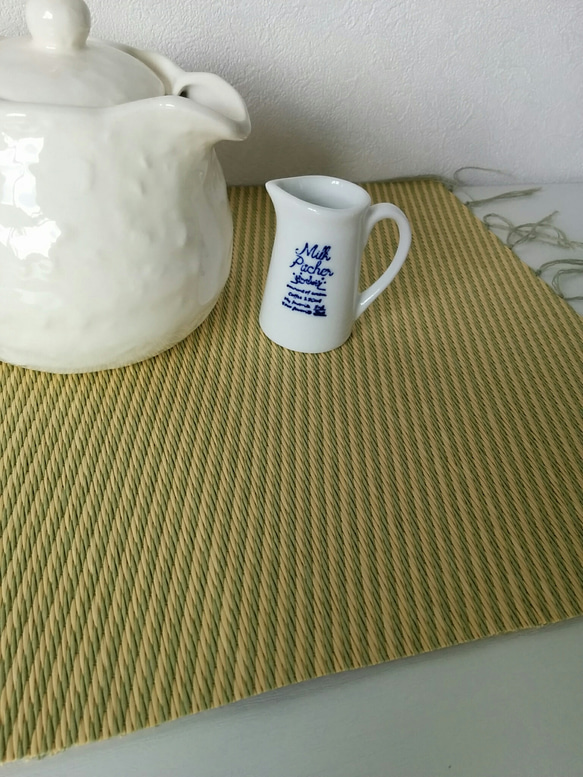 和紙の畳のランチョンマット　変わり織　緑×黄金 4枚目の画像