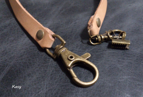帶安裝支架的錢包繩 固定繩 錢包繩 由柔軟的皮革製成 第3張的照片