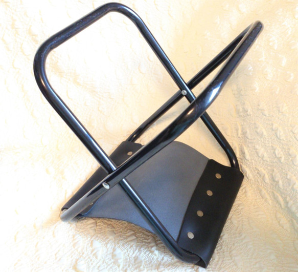 Nume地板革展示緊湊型椅子C-02皮革椅子黑色 第3張的照片