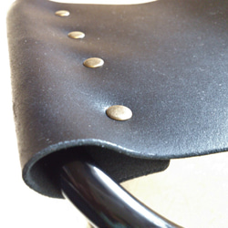 Nume地板革展示緊湊型椅子C-02皮革椅子黑色 第4張的照片