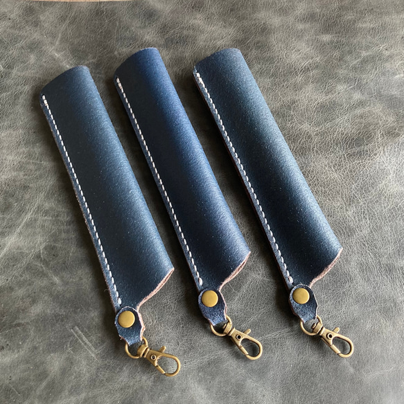 ヌメ床革ブルー】直径16mmのペンの入る筒状ペンホルダー ペン