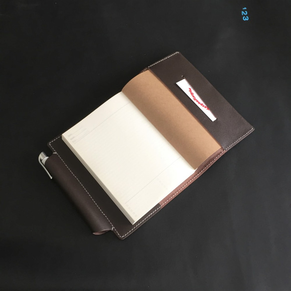 B6圓柱形筆筒筆記本用筆記本鞣革皮革深棕色皮革筆記本書套 第4張的照片
