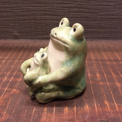 陶器で作ったカエルの置物 3枚目の画像